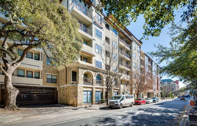 Pre-Lease - Texan Tower West Campus - 4Bedroom - New Finish Out - Elevator - Parking