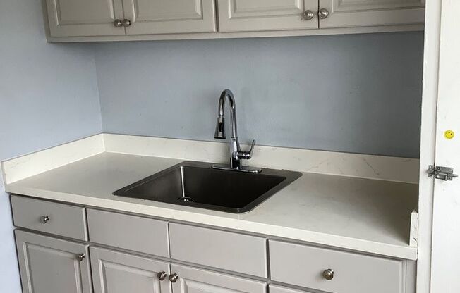 (211): 105-109 Marina Way South