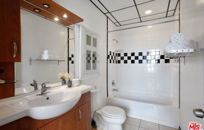1 bed, 1 bath, 760 sqft, $2,200, Unit 514