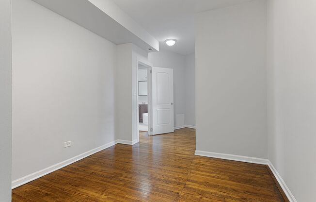 3 beds, 1 bath, 632 sqft, $2,350, Unit 1456-208