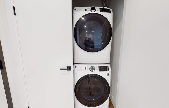 1 bed, 1 bath, 760 sqft, $3,100, Unit 414