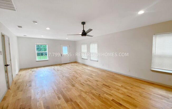1446 E Ann Arbor Ave