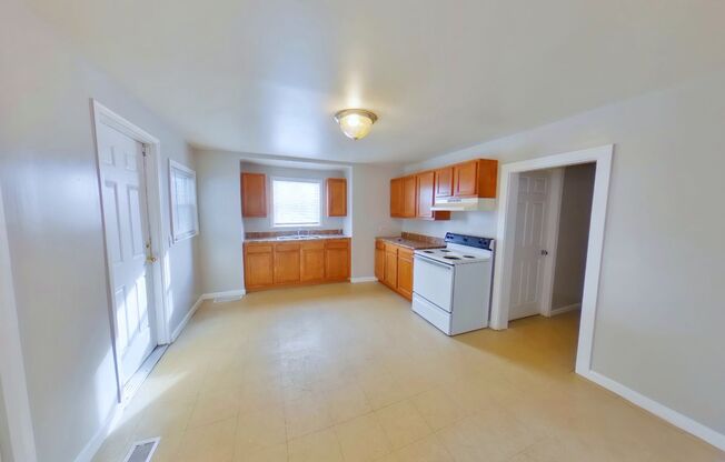 3 beds, 1 bath, $1,395