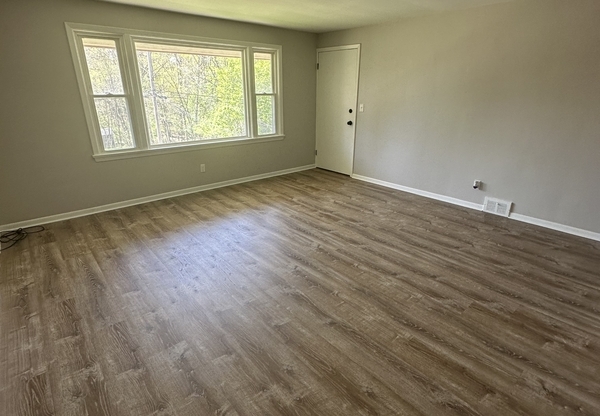 186 LOGAN ST