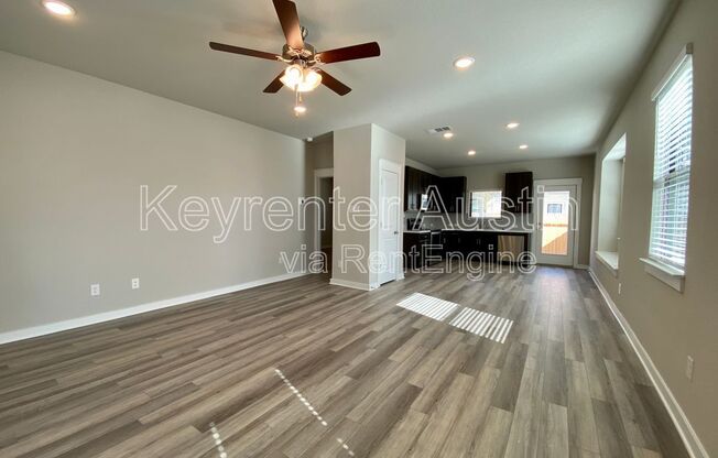 520 FIELDWOOD DR