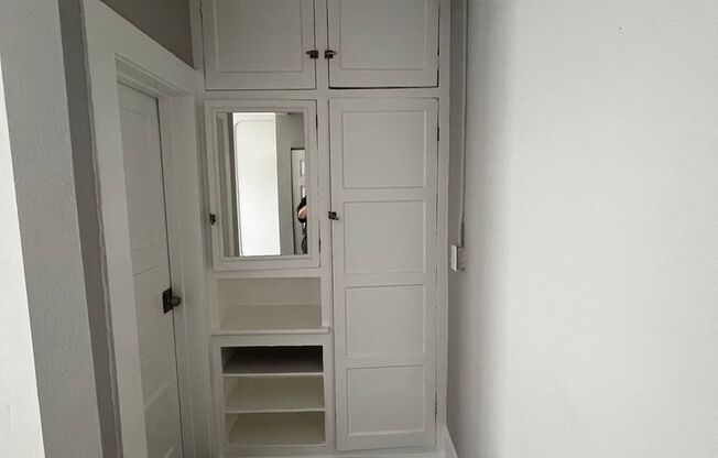 Studio, 1 bath, 380 sqft, $1,225, Unit 412