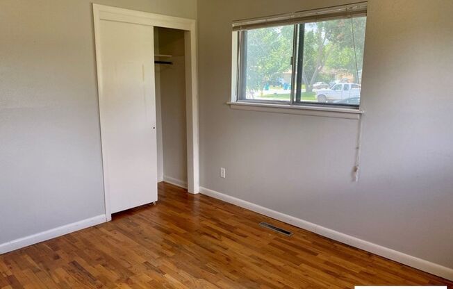 1100-1102 Castlerock Dr