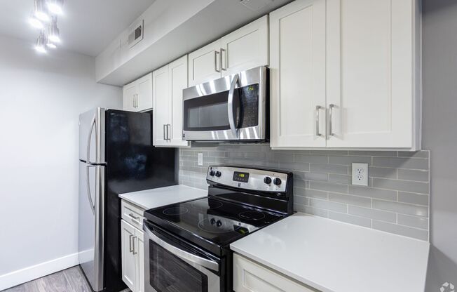 2 beds, 1 bath, 830 sqft, $1,395, Unit 49
