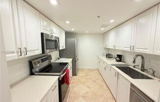 2 beds, 2 baths, 1,180 sqft, $5,000, Unit 90 Alton Rd # 301
