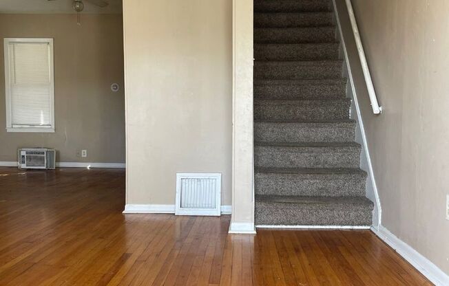 3 beds, 1 bath, $1,200