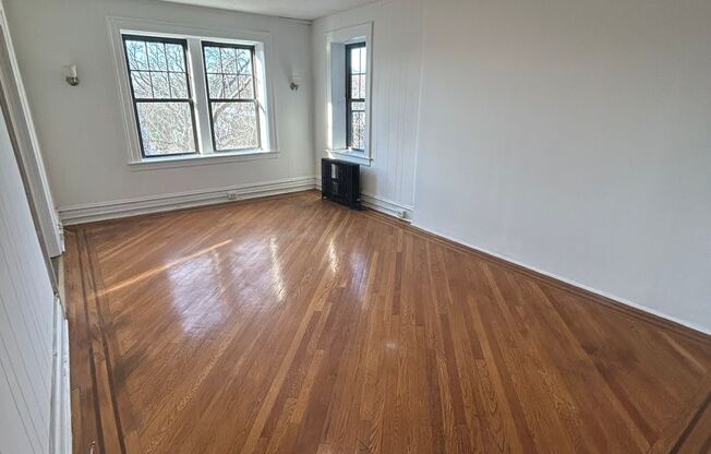 1 bed, 1 bath, 700 sqft, $2,150, Unit E05