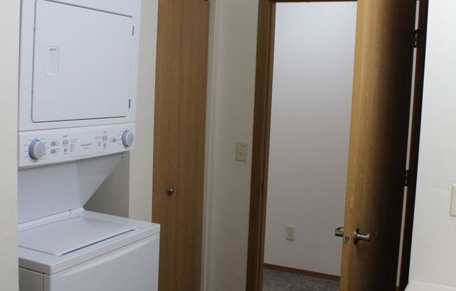 2 beds, 1 bath, 1,300 sqft, $1,299.99, Unit 2250-05