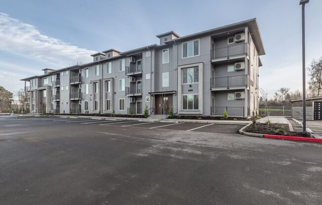 1 bed, 1 bath, 743 sqft, $1,595, Unit 11