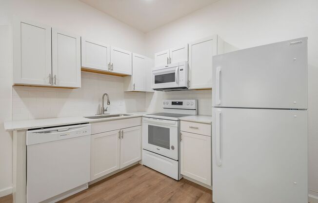 2 beds, 2 baths, $1,400, Unit Unit A