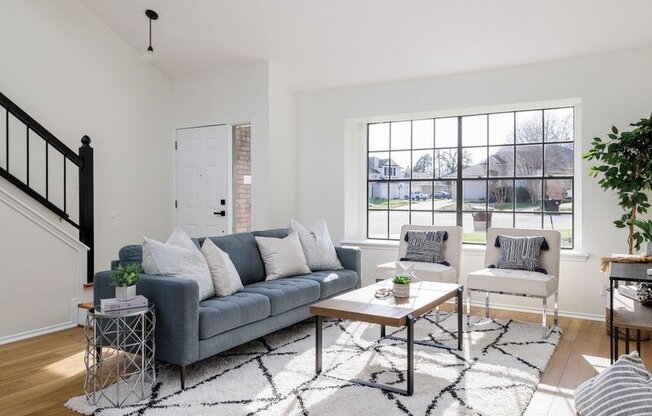 1805 WHITE OAK CV