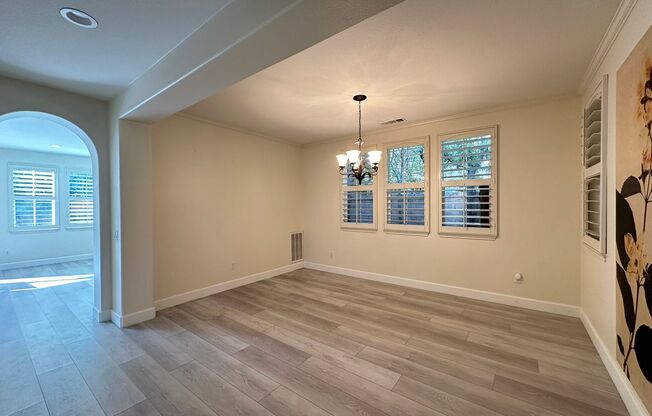 5 Bedrooms and 4.5 bathrooms SFR at Irvine-Woodbury