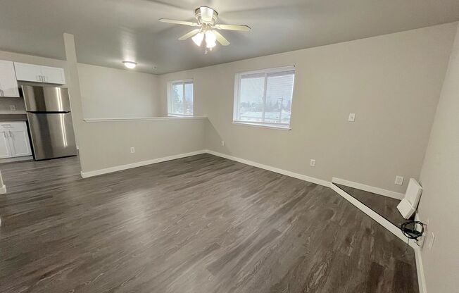 3 beds, 1 bath, 850 sqft, $1,467, Unit B-9