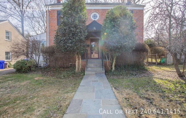 8 FRANKLIN AVE