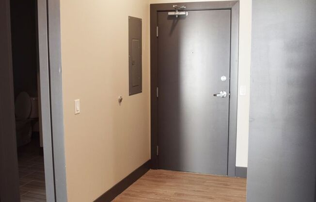 2 beds, 2 baths, 890 sqft, $1,720, Unit 520-200