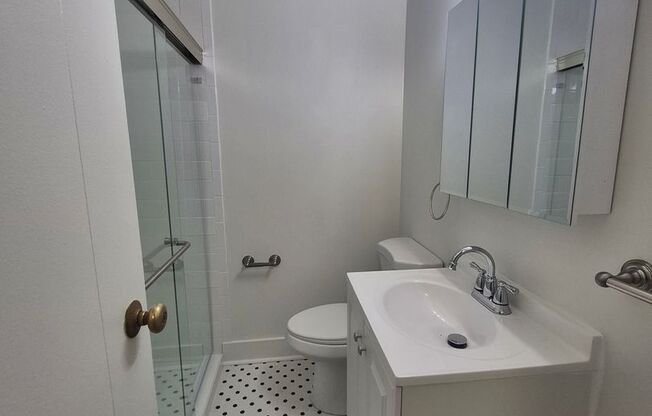 1 bed, 1 bath, 450 sqft, $1,299, Unit 5326 Fifth Ave. #05