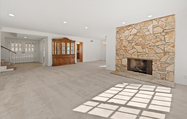 19100 CASTLEBAY LN