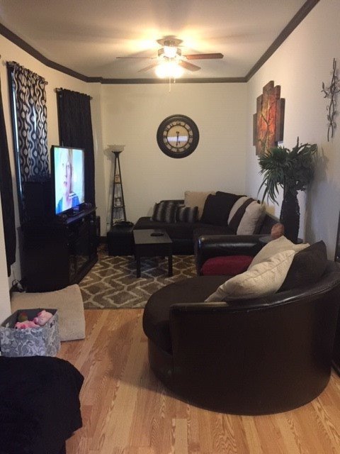 1 bed, 1 bath, 650 sqft, $1,350, Unit 640 Walnut-006