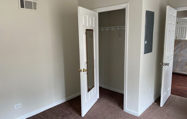 4 beds, 1 bath, $2,700