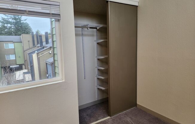 2 beds, 2 baths, 987 sqft, $2,050, Unit 274