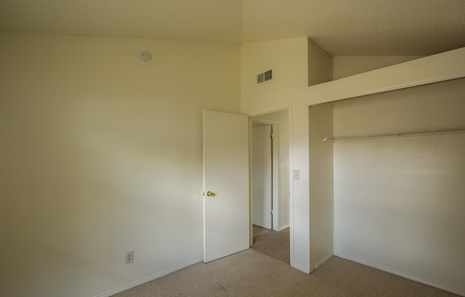 2 beds, 1 bath, $1,150