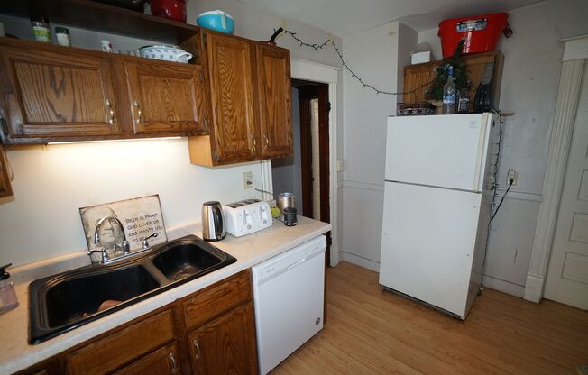 7 beds, 2 baths, $4,570, Unit 508