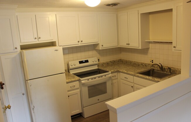 2 beds, 1 bath, 710 sqft, $2,400, Unit 2-4