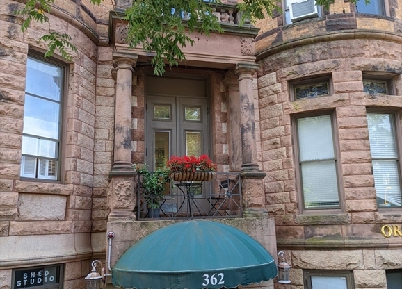 1 bed, 1 bath, 572 sqft, $3,200, Unit 6C