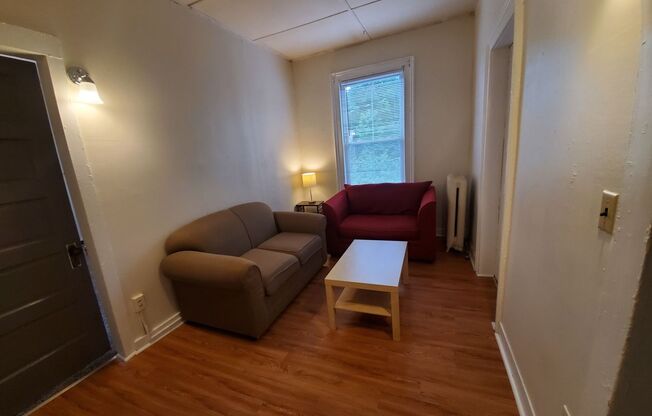 2 beds, 1 bath, $1,820, Unit 7