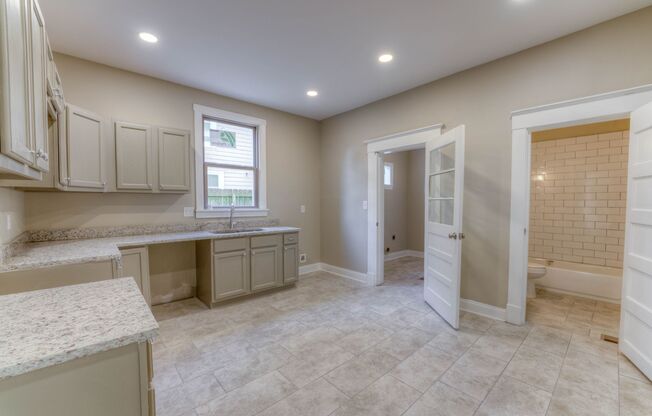 Beautifully renovated, spacious, 4/3 in the Crosstown area.