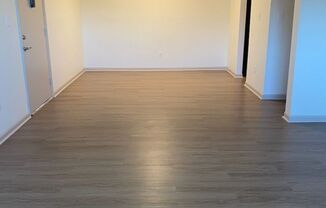 2 beds, 1.5 baths, 1,050 sqft, $1,295, Unit 081