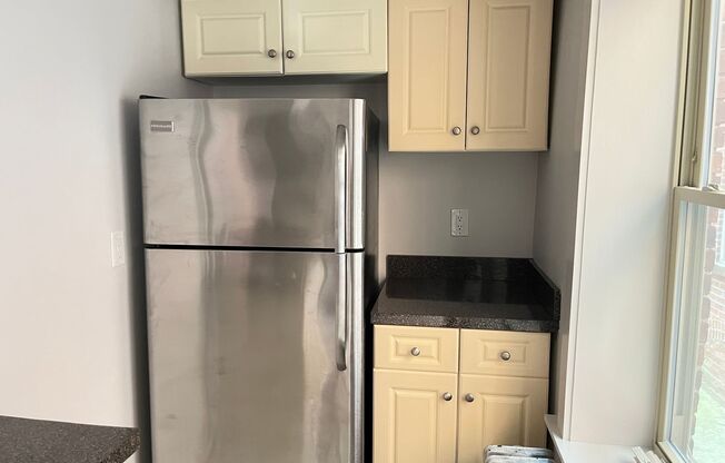 1 bed, 1 bath, $2,000, Unit 515 Orange Unit 1