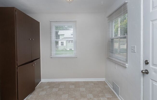 2 beds, 1 bath, 995 sqft, $850, Unit 2122