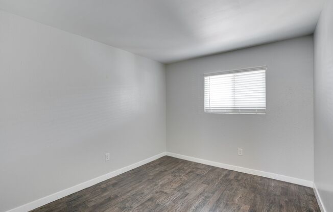 2 beds, 1 bath, 720 sqft, $1,100, Unit F-57