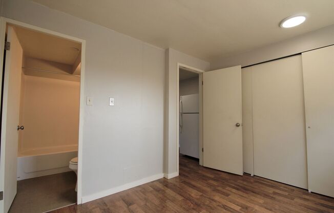 1 bed, 1 bath, 393 sqft, $1,150, Unit 214