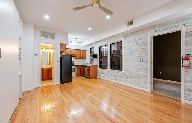 1321 Fairmont St NW