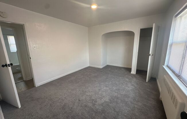 2 beds, 1 bath, 850 sqft, $1,675, Unit A-21