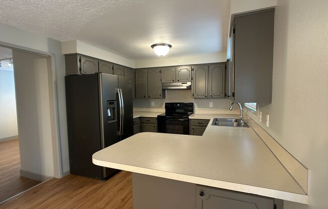 Remodeled Spacious Minnehaha Single Level Home on Cul-de-sac for Lease! - 5500 NE 41st Ave