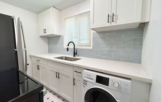 1 bed, 1 bath, 670 sqft, $1,995, Unit Hamrick 105