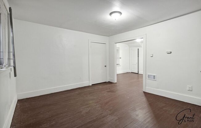 2 beds, 1 bath, $950, Unit Unit 2 - Upper