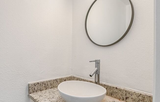 2 beds, 1.5 baths, 1,042 sqft, $1,450, Unit 119