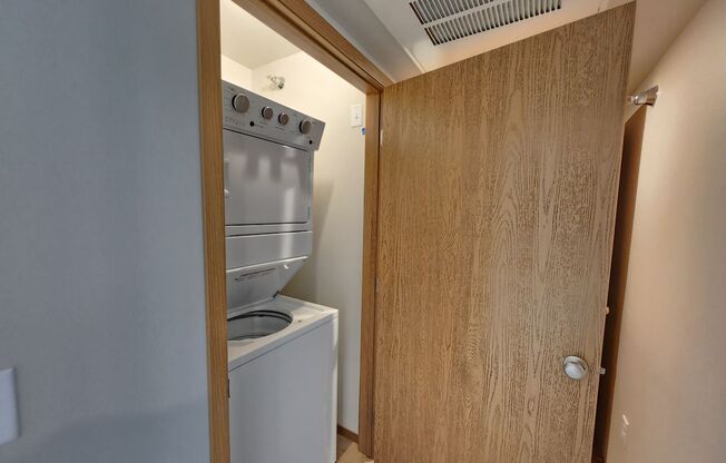 1 bed, 1 bath, 756 sqft, $1,025, Unit 3520 107