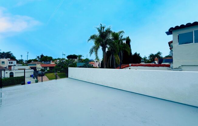 Welcome to your Contemporary Casita in the heart of Point Loma!