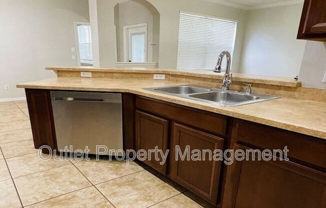 2334 VICTORIA FLS DR