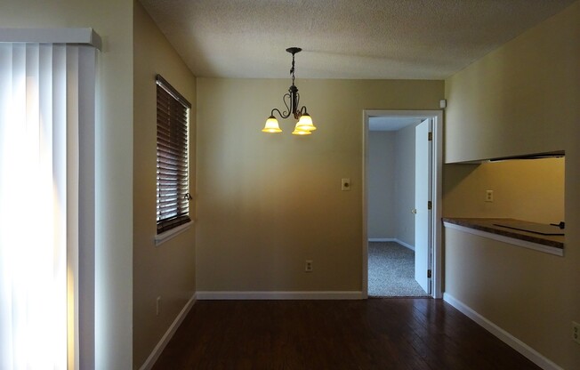 3 beds, 2 baths, $1,595