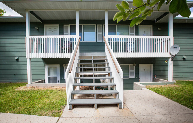 2300 Benton